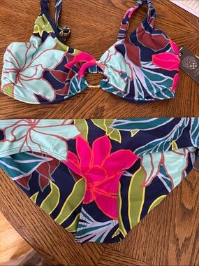 Vince Camuto NWT M VIBRANT Floral Ring-Front scrunch butt SEXY Bikini Set